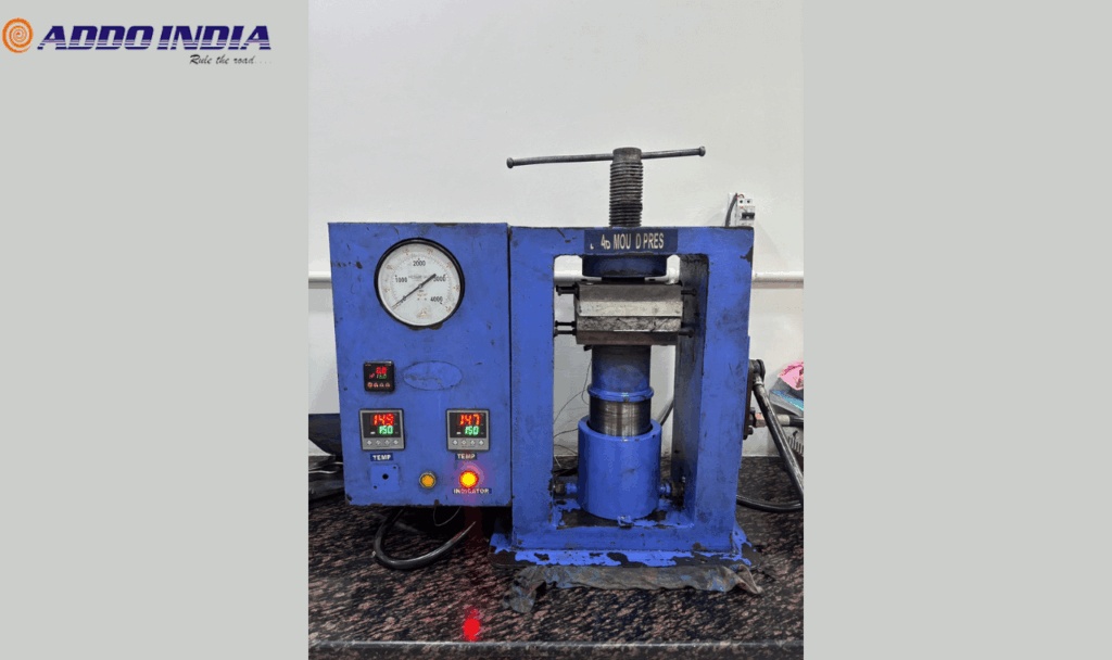 hydrolic press for sample cutting